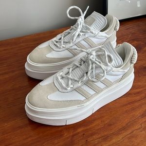 Ivy Park Super Sleek 72